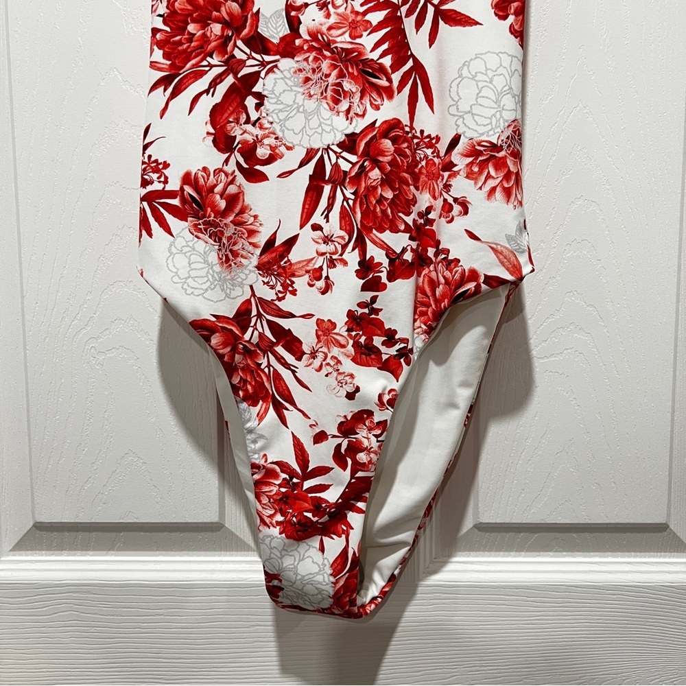 Beach Bunny Red Floral SAMANTHA Cheeky One Piece Swimsuit Size Small Fully Lined - Picture 6 of 11